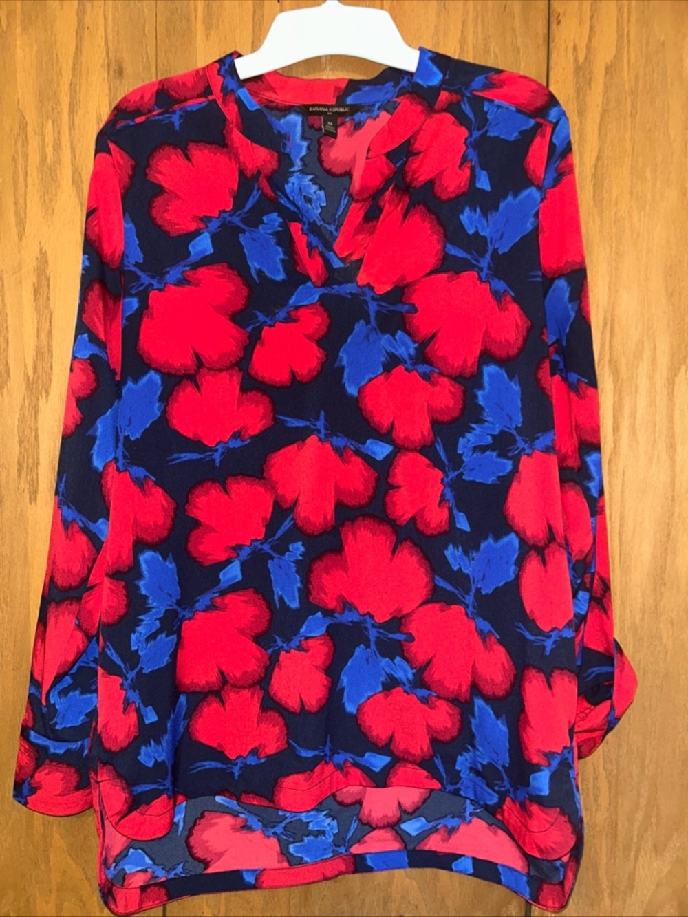 Banana Republic Red & Blue Floral V-Neck Blouse